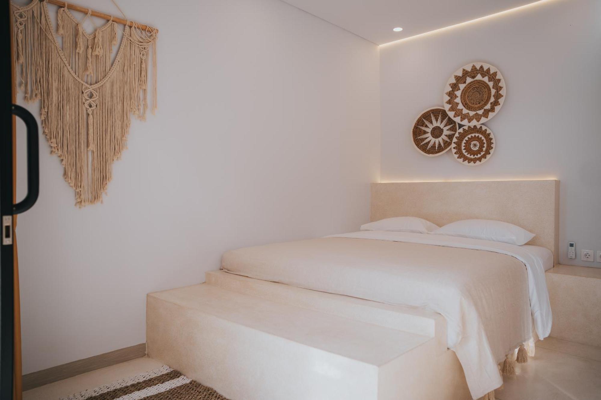 Brandon Villa Lovina With Private Pool Bagian luar foto