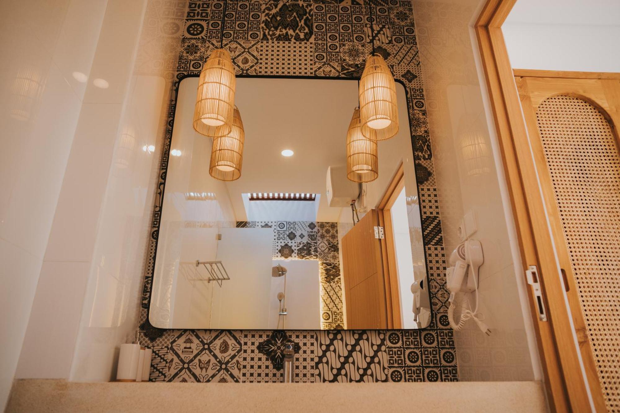 Brandon Villa Lovina With Private Pool Bagian luar foto